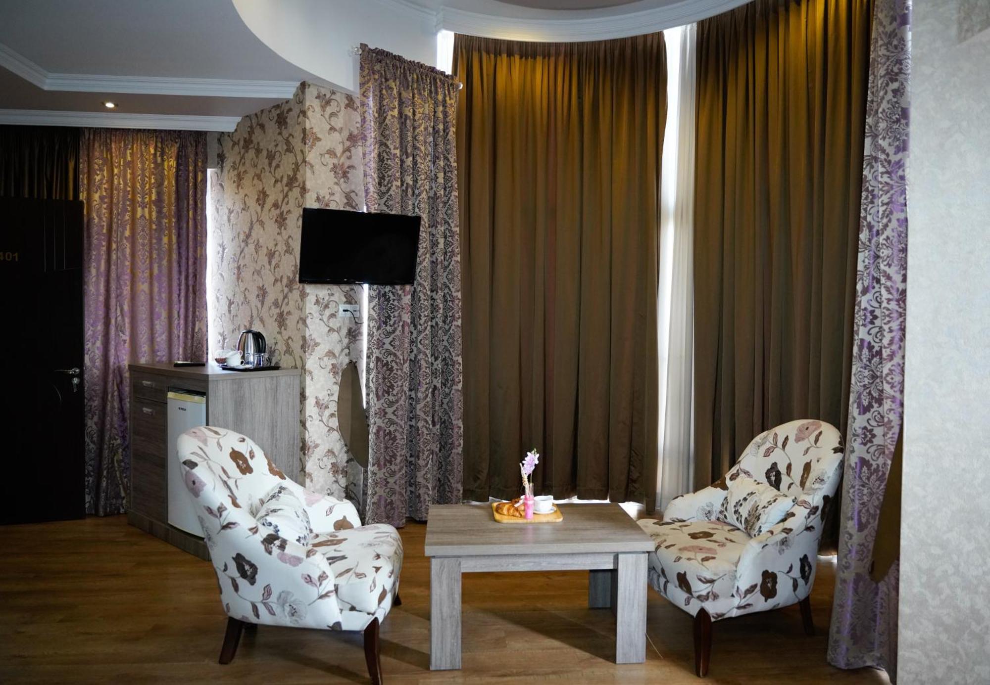 Hotel Monopoli Kutaisi Exteriér fotografie